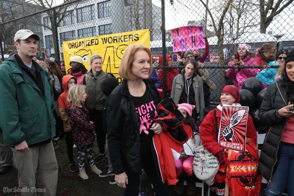 pgcornwell's tweet photo. Seattle Mayor Jenny Durkan: We need to stand up to racism and sexism, and that includes from the president of the United States. #WomensMarchSeattle

Live updates: https://t.co/gCXWBX8E4s https://t.co/qCln9Cx3Bt