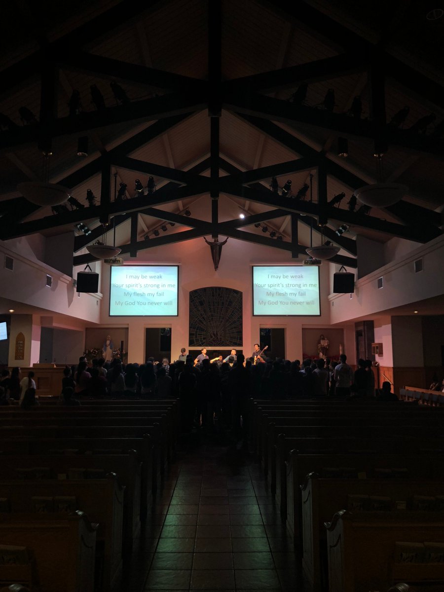 greggyazalea's tweet photo. Last week, we were preparing for the final moments of our lives. Last night, our community was gathered in the church praising and worshipping the Lord. This just shows how much he loves us, and how we shouldn't take each day for granted 🙏 https://t.co/F91nLGqonl