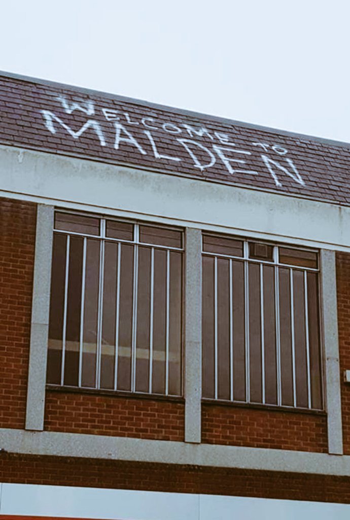 DaisyDazied's tweet photo. A friendly reminder as to why I don't miss my #Hometown - #MALDON #Essex 😂 
 
#ChavCentral #BadSpelling  #TheyTried... 🙄 https://t.co/MqoAKCXRpV