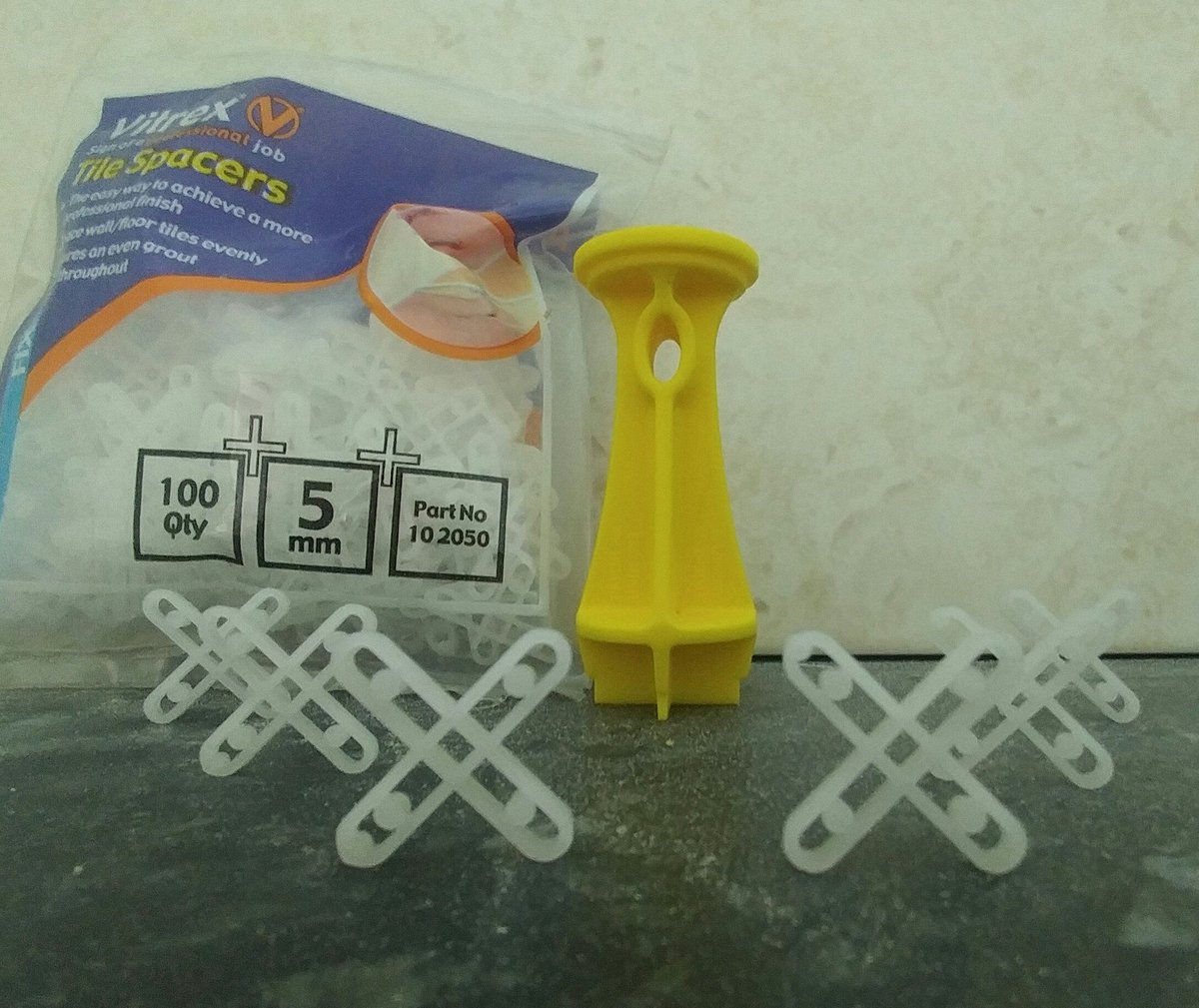 tiletrix's tweet photo. Our #new #tiling tool works fantastic with #essential tile spacers from @QEPVitrex 🇬🇧  Punch them in! Two 🇬🇧manufactured tools for #tiles #builders #plumbers #tilesetter #DIY #diytiling 🔷✖🔶 https://t.co/HjhvYaA31o https://t.co/Ez98dKBXOI