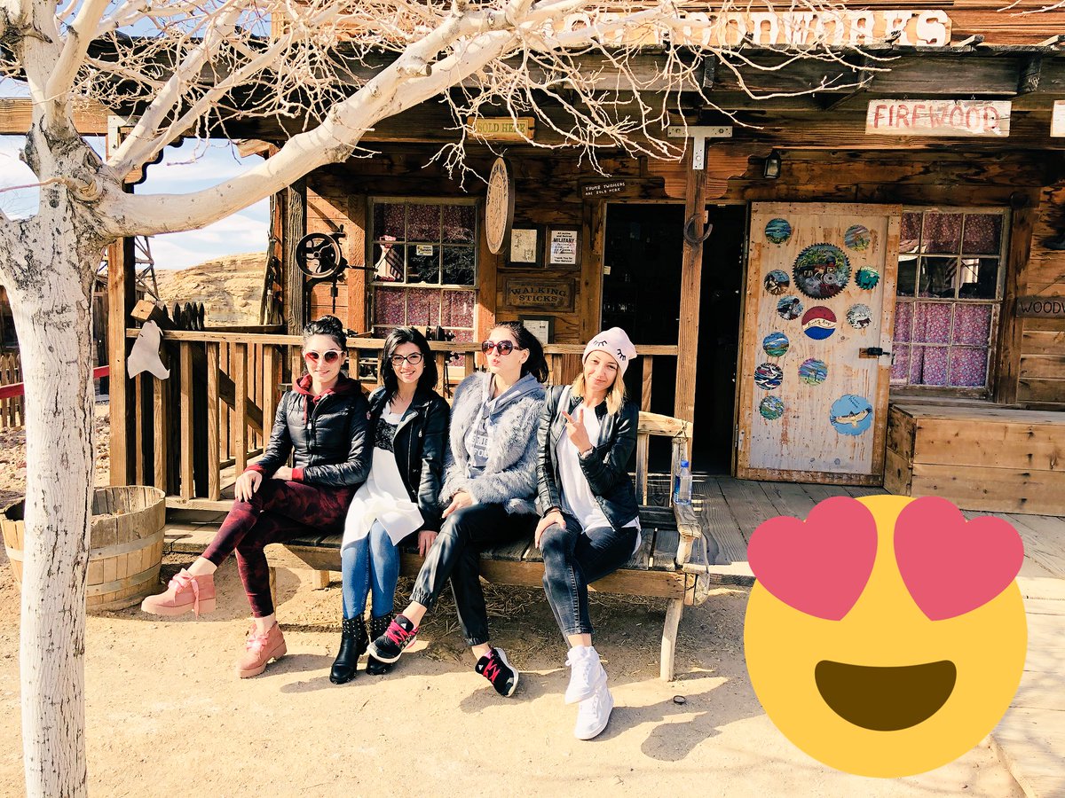 GirlsfromS20's tweet photo. #girlsfromstudio20 in the #WildWest https://t.co/XlJZTRjTBE
