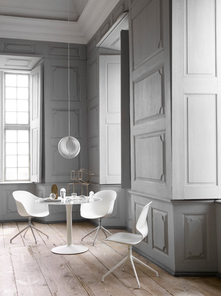 BoConceptVan's tweet image. In a tight spot? Create calmness while optimizing your space with the round New York table. With an elegant table top and a minimalistic base, the table adds a spacious felling to your room while allowing for a small dinner party.

#boconcept #minimalism #modern #danish #design