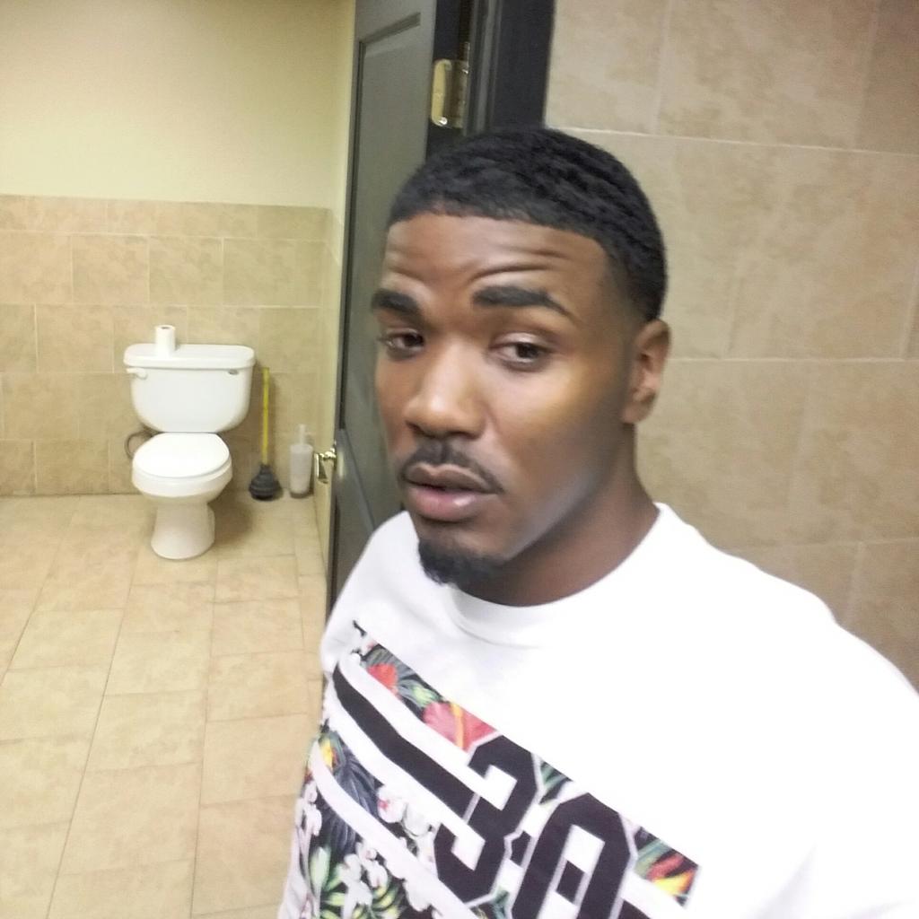 moves_the's tweet image. #NewProfilePic