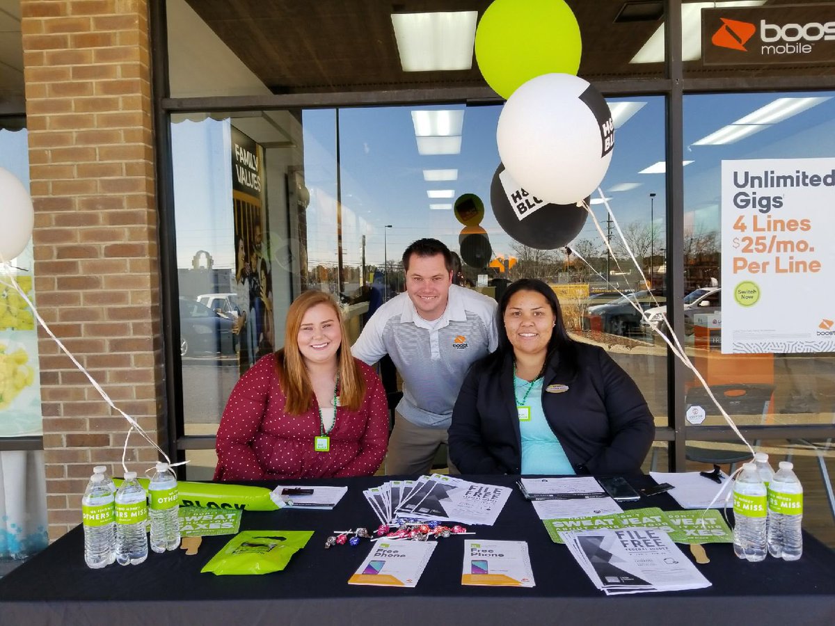 tkirk44's tweet image. H &amp;amp; R Block event at Augusta rd. Perfect weather for a table event. They’ve made almost 10 appointments. @MichaelMiess1 @shawnatspg @Allison_AWi @ThomasSPG