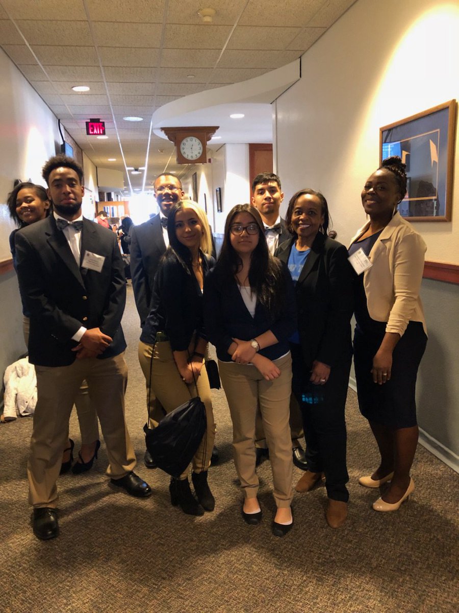 GurusOfBusiness's tweet photo. Best Dressed it is!   Ethics bowl, better luck next year. Great job Entrepreneurs......#itctakeover  #mtc18 https://t.co/eWrn5BtmbQ