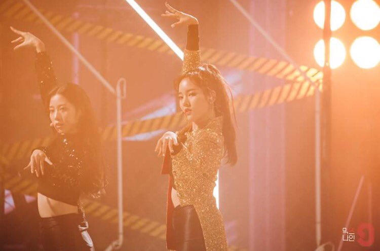 ArabFaveGirls's tweet photo. 180117 | فيسبوك 
تحديث حساب mixnine الرسمي بـصور لسوجين مع متدربات mixnine🌙. https://t.co/T4qFrFtAkn