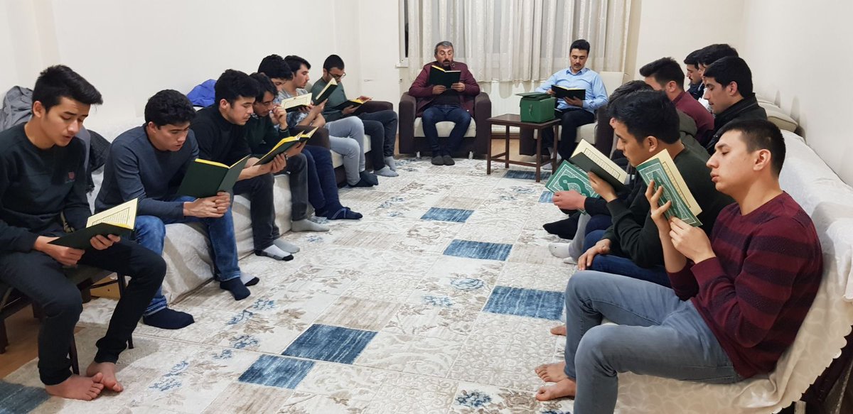 Afganistanlı öğrencilerimizin düzenlemiş olduğu Hatim programına katıldık. Sınır güvenliğimiz için operasyon yapan askerlerimize dua ettik . 
Allah ordumuza güç versin . Muzaffer kılsın Askerimizin yar ve yardımcısı olsun. 
Devletimizin hep yanındayız. #ZeytinDalıHarekatı