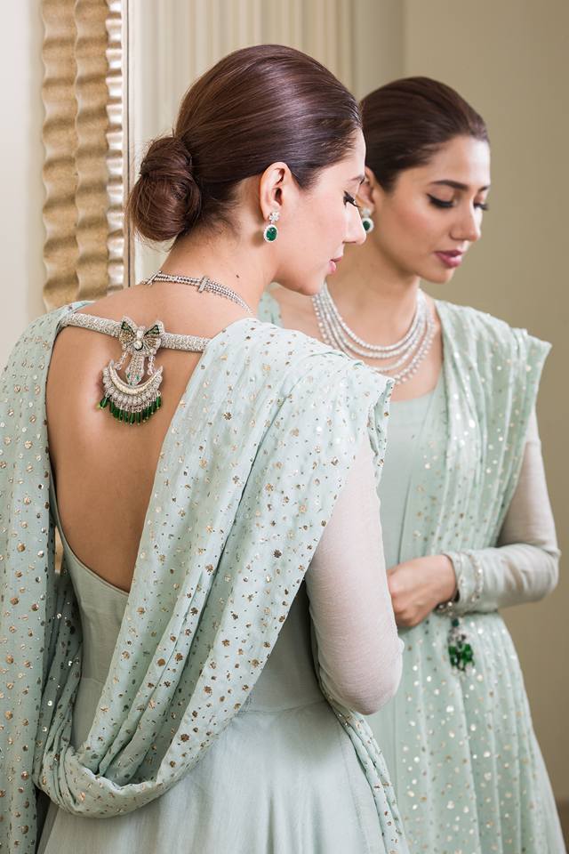 TheFlamboyance's tweet photo. @TheMahiraKhan waering @menahelandmehreen at #ShoukatKhanum Fundraising Gala.
#fundraising #MahiraKhan #fashion #Fashionista #FashionPakistan #fashionblog #pakistanfashionblog #AboutPakistan #AboutPakistanMagazine #fashionmagazine #branding #personalblog https://t.co/zv1l5uhEy5