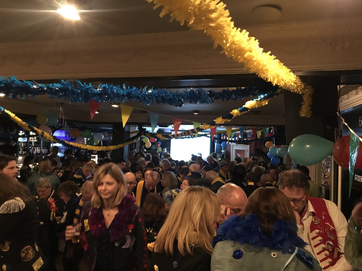 Ook wij komen aan bod tijdens de Carnavals Pubquiz! Met presentator <a href="/TvdVen/">Toine van de Ven</a>