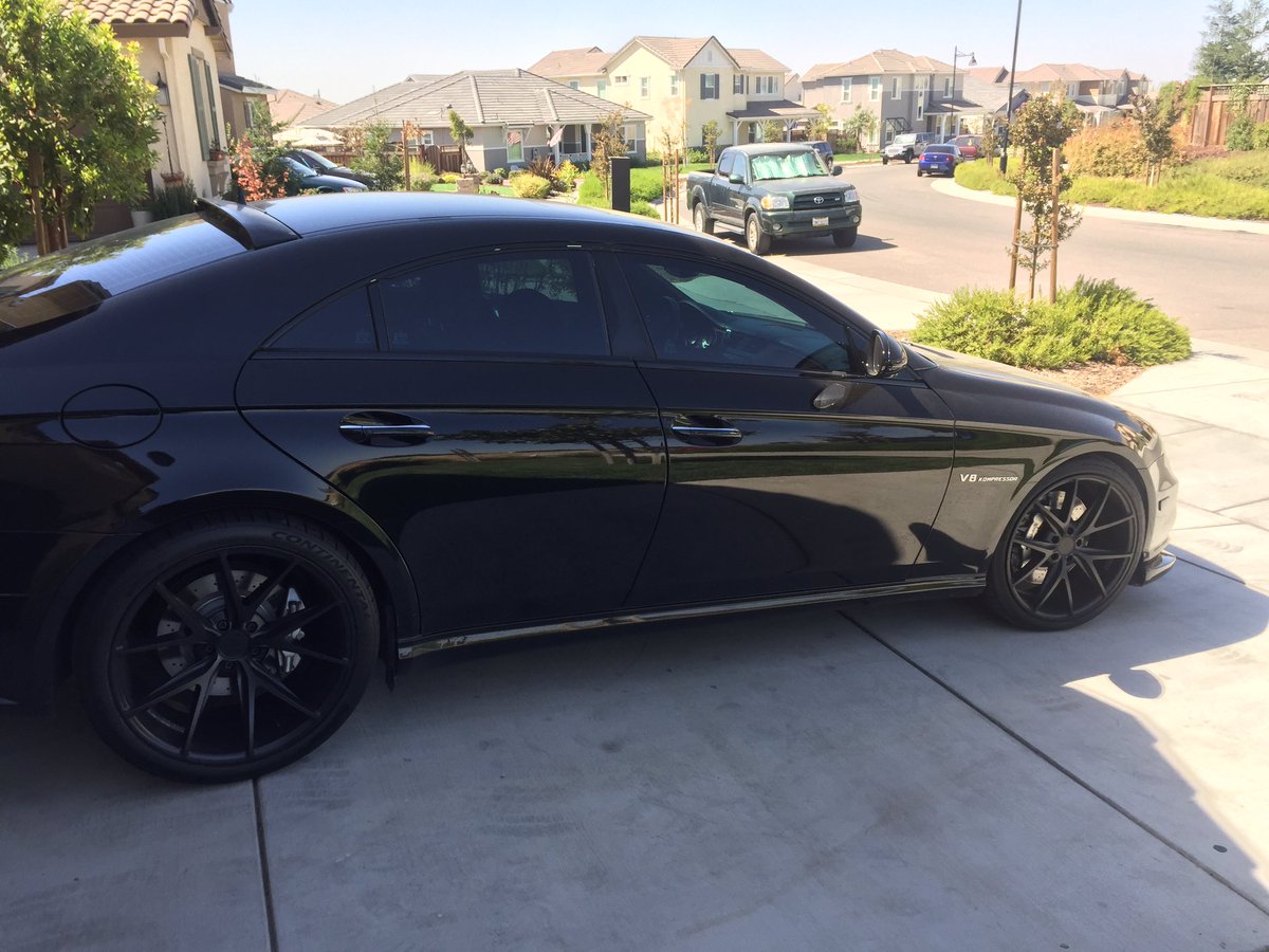 jowsh15's tweet photo. @275YUNGSIMMIE pull up all black like a raider https://t.co/gKVzx9pWW3