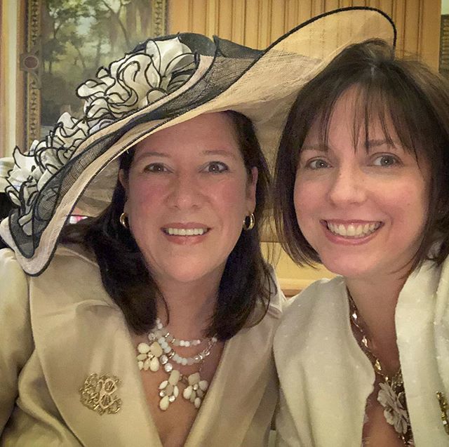 stacywellborn's tweet image. Kicking off the celebration 🥂#mardigras2018 #oobm #flutteron #bffs ift.tt/2DrioOZ