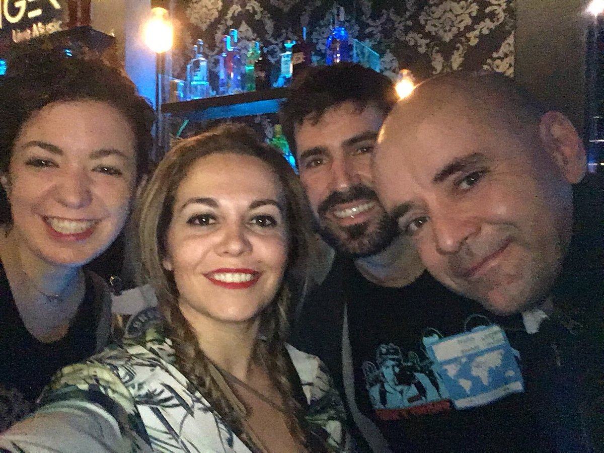 365Sabados's tweet photo. En buena compañía en las #CañasViajeras @Marcovolador1 @Gazpachila Gran remember del #BcnTB4 no? https://t.co/kAnl1EY5hY