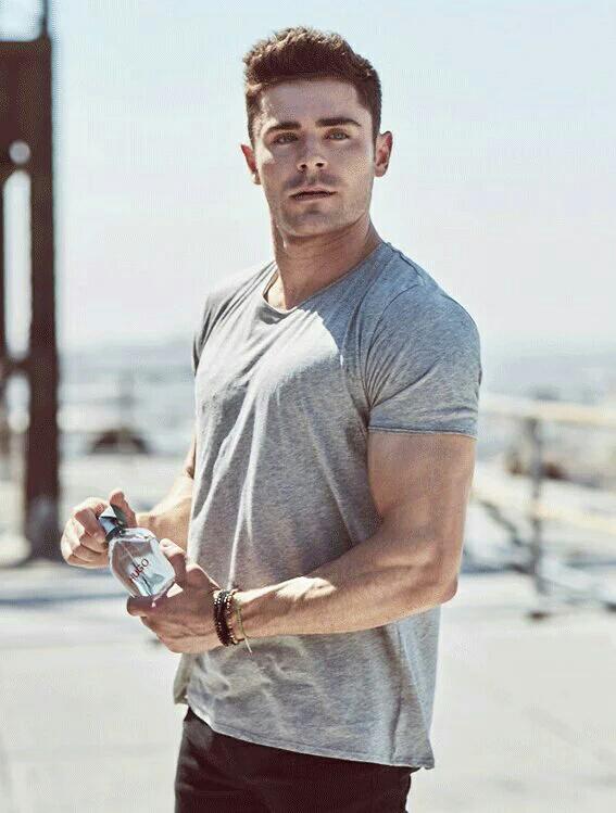 Zac_EfronMexico's tweet photo. #YouTimeIsNow @ZacEfron https://t.co/w5HXhHEAxS