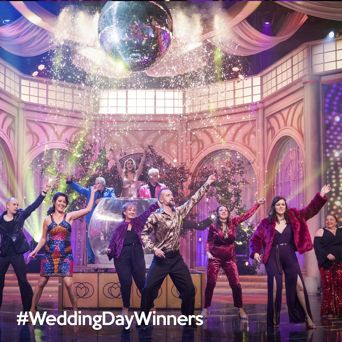 WDWinners's tweet image. Thanks again to our fantastic hosts @reallorraine @robbeckettcomic &amp;amp; @tomallencomedy and celeb guests, and congrats to all our lovely couples! See you again when we’re back in the springtime, you beautiful people you! #WeddingDayWinners bbc.co.uk/WeddingDayWinn…
