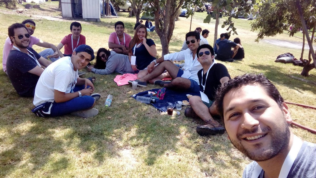 edu_hhs's tweet photo. #EncuentroNacionalJuventudUDI 2018 seguimos trabajando x un Chile mas justo https://t.co/NDTk3fLkgR