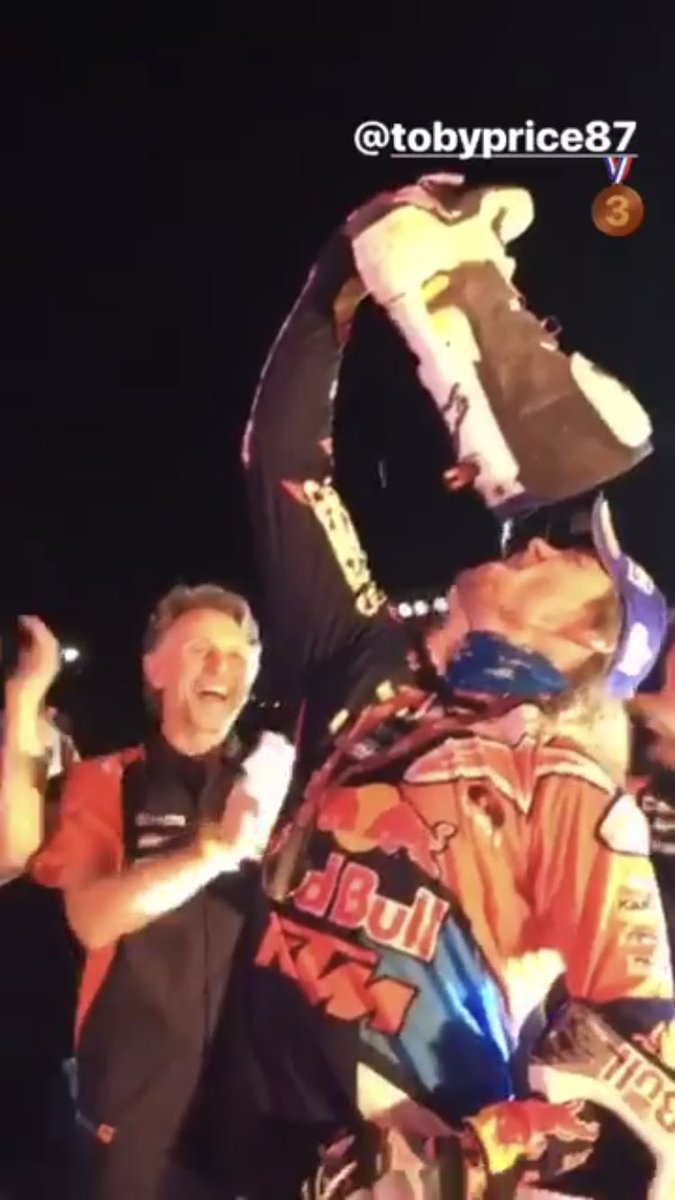 MissJackx's tweet photo. The shoey continues @danielricciardo https://t.co/RJCNbT5PCj