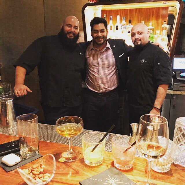 ClockBarSF's tweet image. Couple of extraordinary #handsomeaf drink slingers here keeping the Clock rocking!
*
*
*
*
*
*
#drinksfordrinkers #meetmeattheclock #minamoments #westinstfrancis #unionsquaresf #craftcocktailsbro #mixology @bengetsitdone @sf_925 @westinstfr ift.tt/2Dul3GR