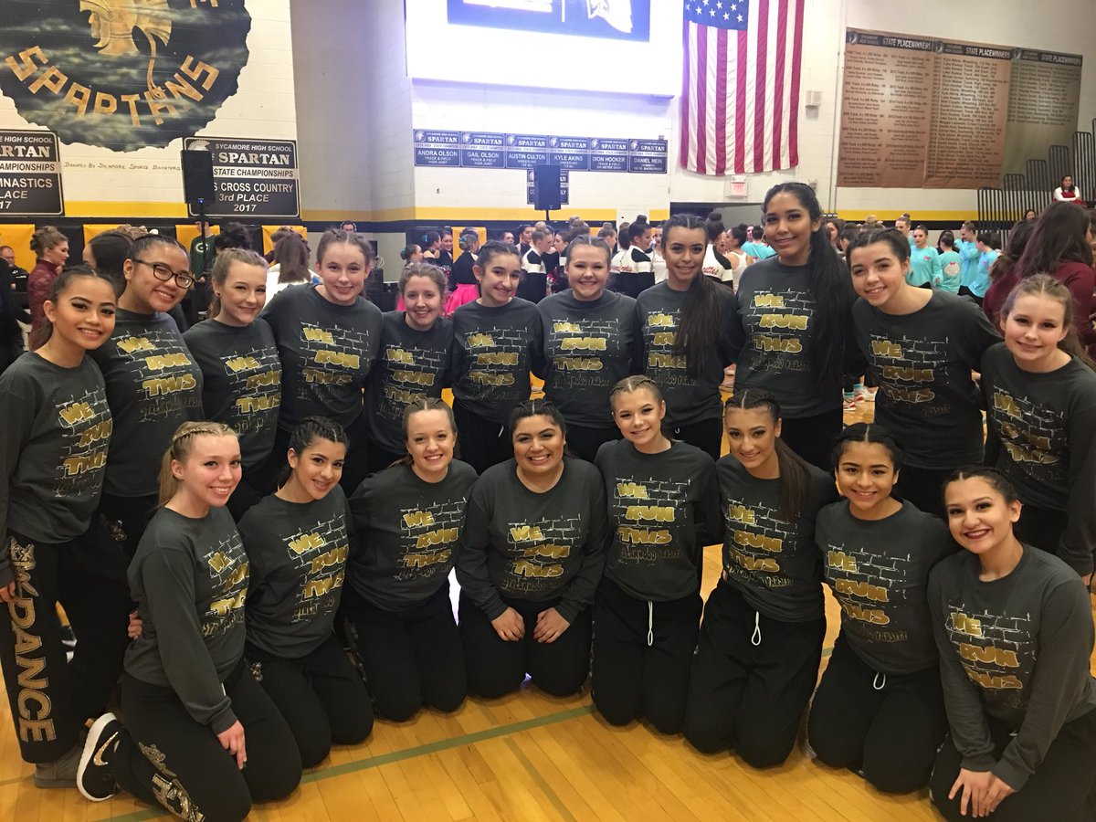SHS_Sabrettes's tweet photo. These beauties danced their hearts out today! So proud of them! 💛🖤 https://t.co/mzDn8y27UP