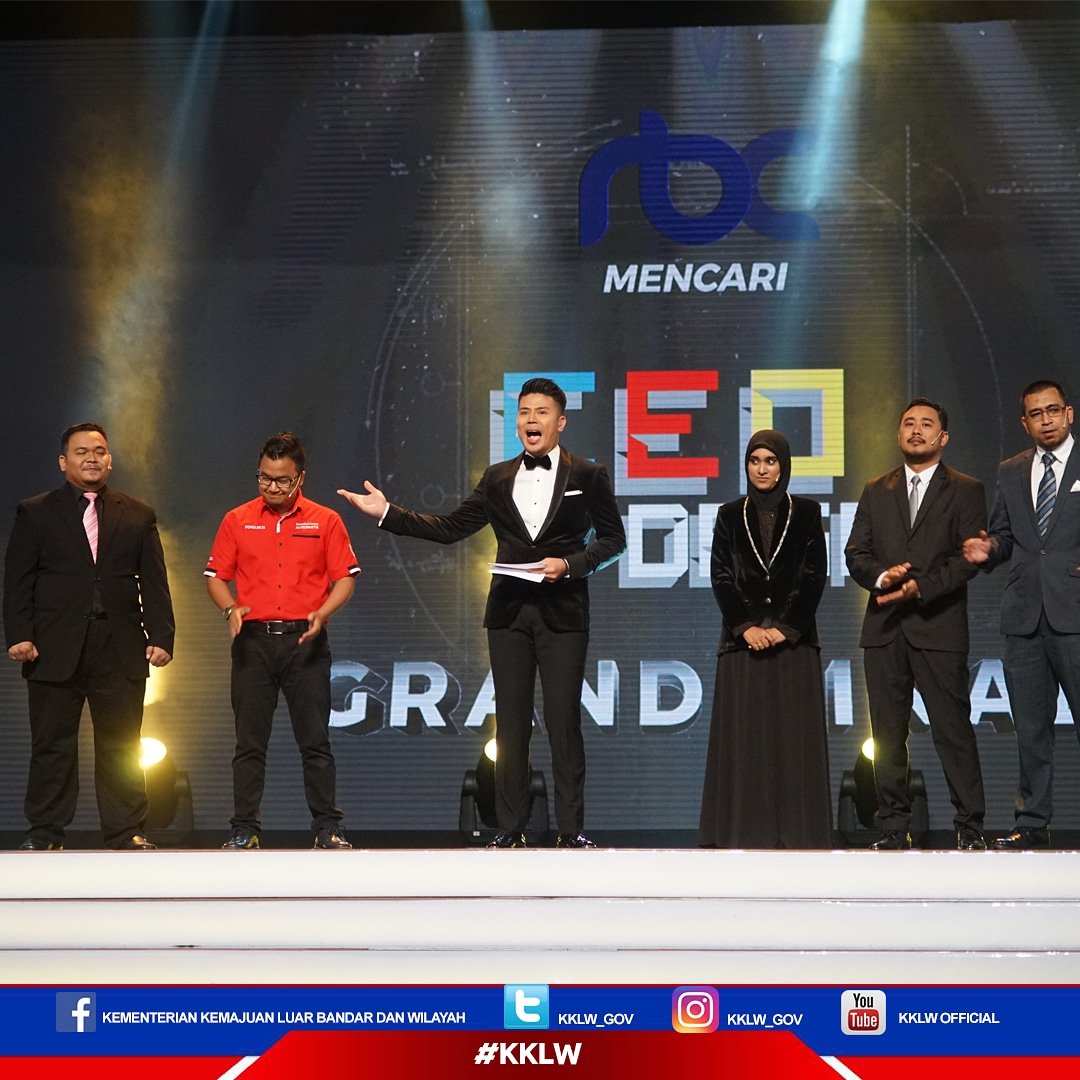 kkdw_gov's tweet photo. MAJLIS PERTANDINGAN AKHIR PROGRAM REALITI
RBC MENCARI CEO DESA
20 Januari 2018 (Sabtu), 5.00 Petang
Panggung Sari, Istana Budaya, Kuala Lumpur
#CEODesa
#Membandarkanluarbandar
#Transformasiluarbandar https://t.co/agCB21D1d9