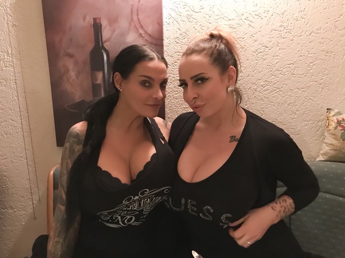 Zu Besuch bei meiner geilen @SandraSturm81 💋 Was denkt ihr wohl was wir heute noch so treiben?😍 #love<a class="tags" href="/tag/sandrasturm81">@sandrasturm81</a><a href="/tag/love"class="tags"><span>#love</span></a><a href="/tag/model"class="tags"><span>#model</span></a><a href="/tag/lips"class="tags"><span>#lips</span></a><a href="/tag/makeup"class="tags"><span>#makeup</span></a><a href="/tag/tattoo"class="tags"><span>#tattoo</span></a><a href="/tag/luxury"class="tags"><span>#luxury</span></a><a href="/tag/inked"class="tags"><span>#inked</span></a>