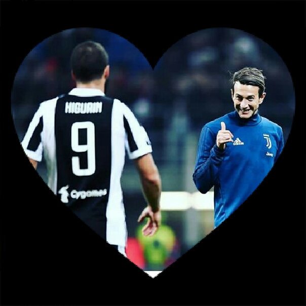 pinadero50's tweet photo. Pronti
per ritornare
per la sfida
#JuveGenoa
👍👀👀
🏁🏳🏴🏳🏴
#Fireeeeeeeee🔥🔥🔥🔥#FinoAllaFineForzaJuve♡♥ https://t.co/9I0CxNRV2E