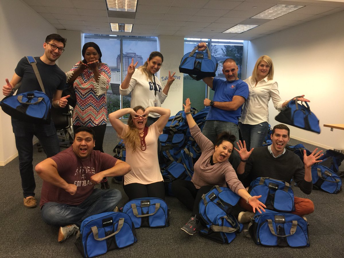 gavinmolloy's tweet photo. Team CREE working hard to get ready for another 500 #Houston employees moving to #609Main on Monday. Can’t wait to see you all. Bravo to Roxana, Tony, Brandon, Kelly and Adrianne! Huge thanks to Marianne, Charles and Justin too! @weareunited #beingunited https://t.co/PpRJxZAqWl