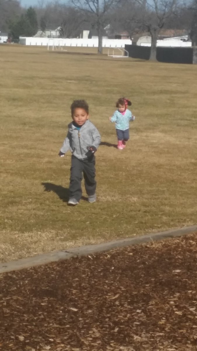 Nana_Gx2's tweet photo. @CTES_BCPS our future students take pride in our grounds  @foundationbcps @grobertsbcps @JaneLichter #cleangreen15 #cleangreenChessiemachine https://t.co/pS8P4qez7s