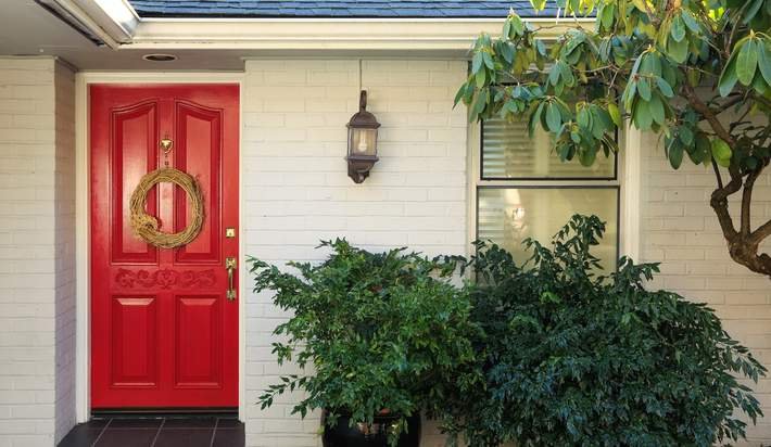F1nancingDreams's tweet photo. Curb appeal has the ability to make or break a home sale. Could you use some design tips? https://t.co/CZQrlGRwP8 https://t.co/1CPz80tYr9