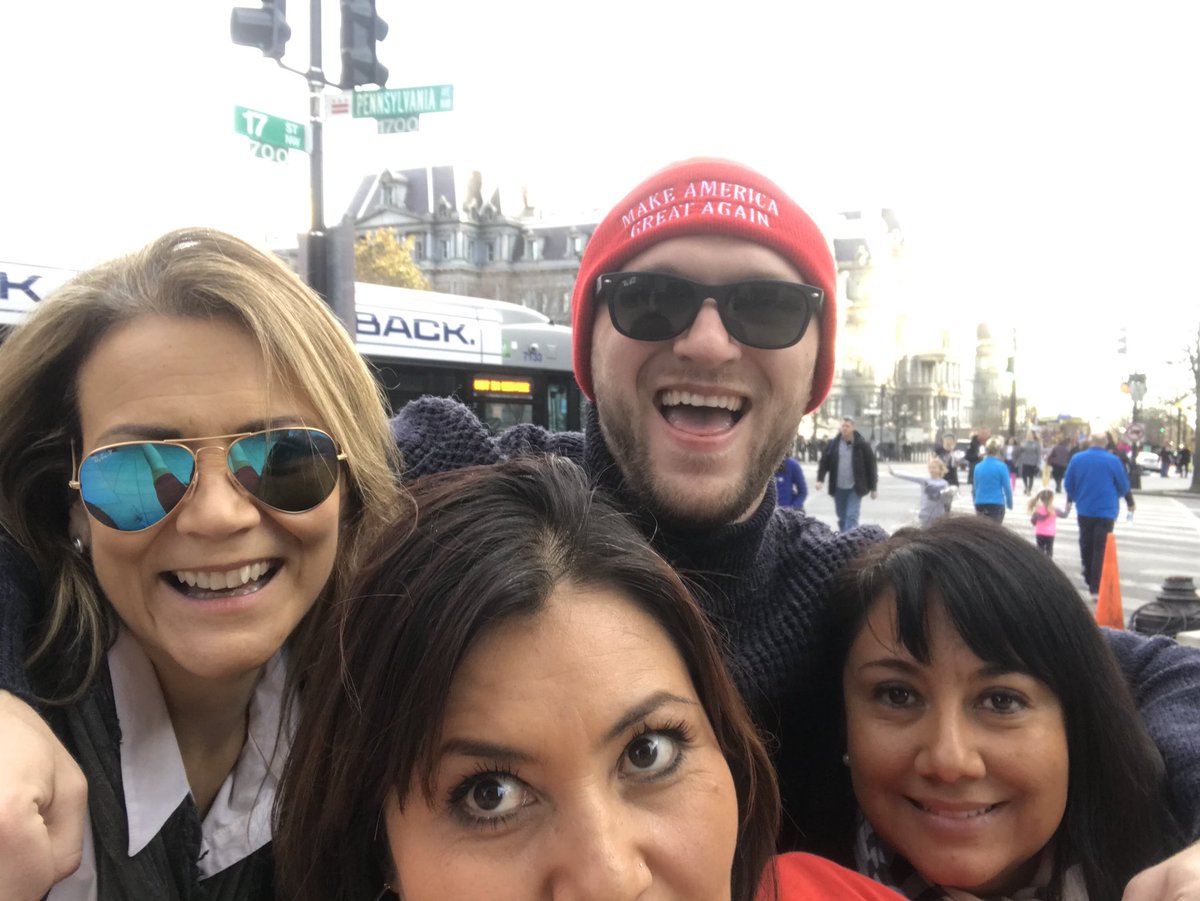 LamarWarRoom's tweet image. We represented #LatinasForTrump at  #WomensMarch2018 

Sadly I did not take pictures because I have to be aware of my surroundings and have both hands free in case these “love Trumps hate” liberals get crazy and violent. 

#SchumersShutdown #ReleaseTheMemo #MAGA #AmericaFirst