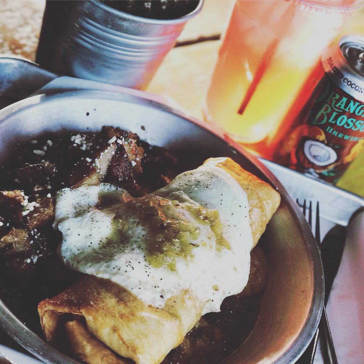 Brunch with <a href="/se7enbitesChefT/">Trina Gregory</a> is not to be missed! 🤤🍻 #thisisorlando #orangeblossombrewing