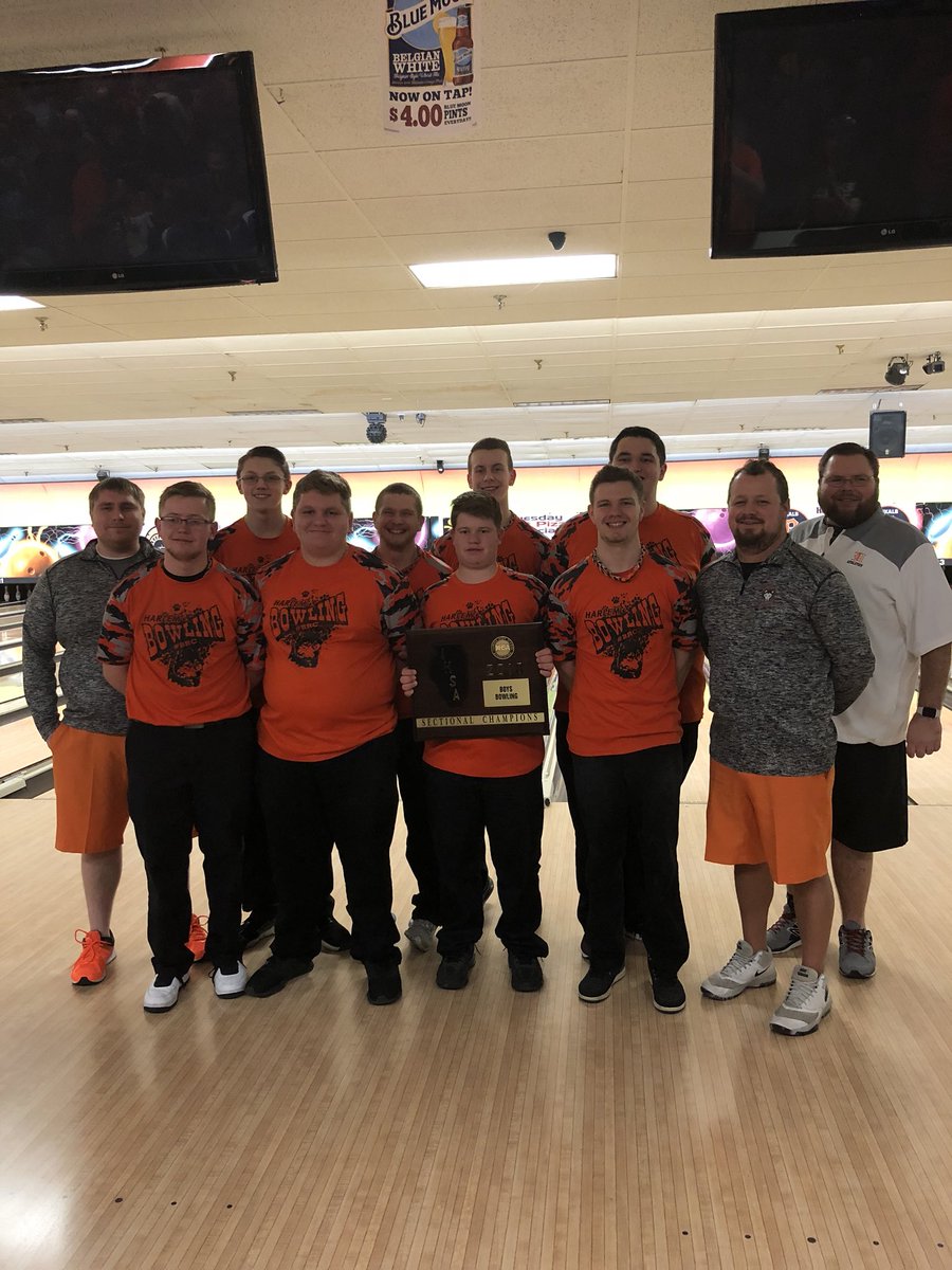 HarlemBoysBowl's tweet photo. Congrats to your IHSA Dekalb Sectional Champions! #BRC 🐾🎳 https://t.co/8aeyzS5lWN