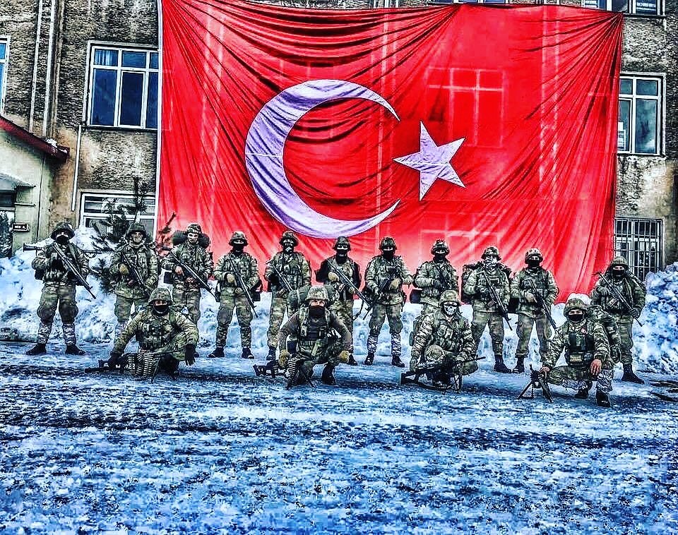 Ey Türk! Üstte mavi gök çökmedikçe, altta yağız yer delinmedikçe, senin ilini ve töreni kim bozabilir"