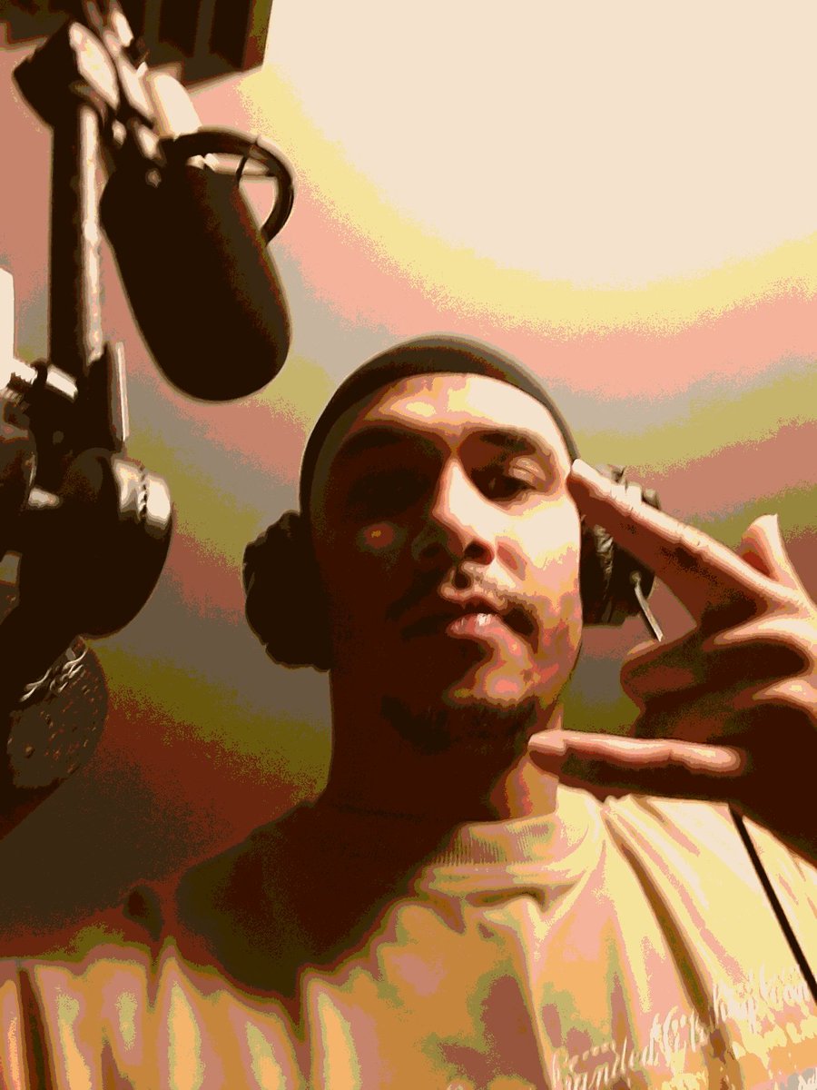 MacVee6's tweet image. #Check Me Out On ITunes#Support The Crooked Mind Movement#MinnesotaHiphop!!