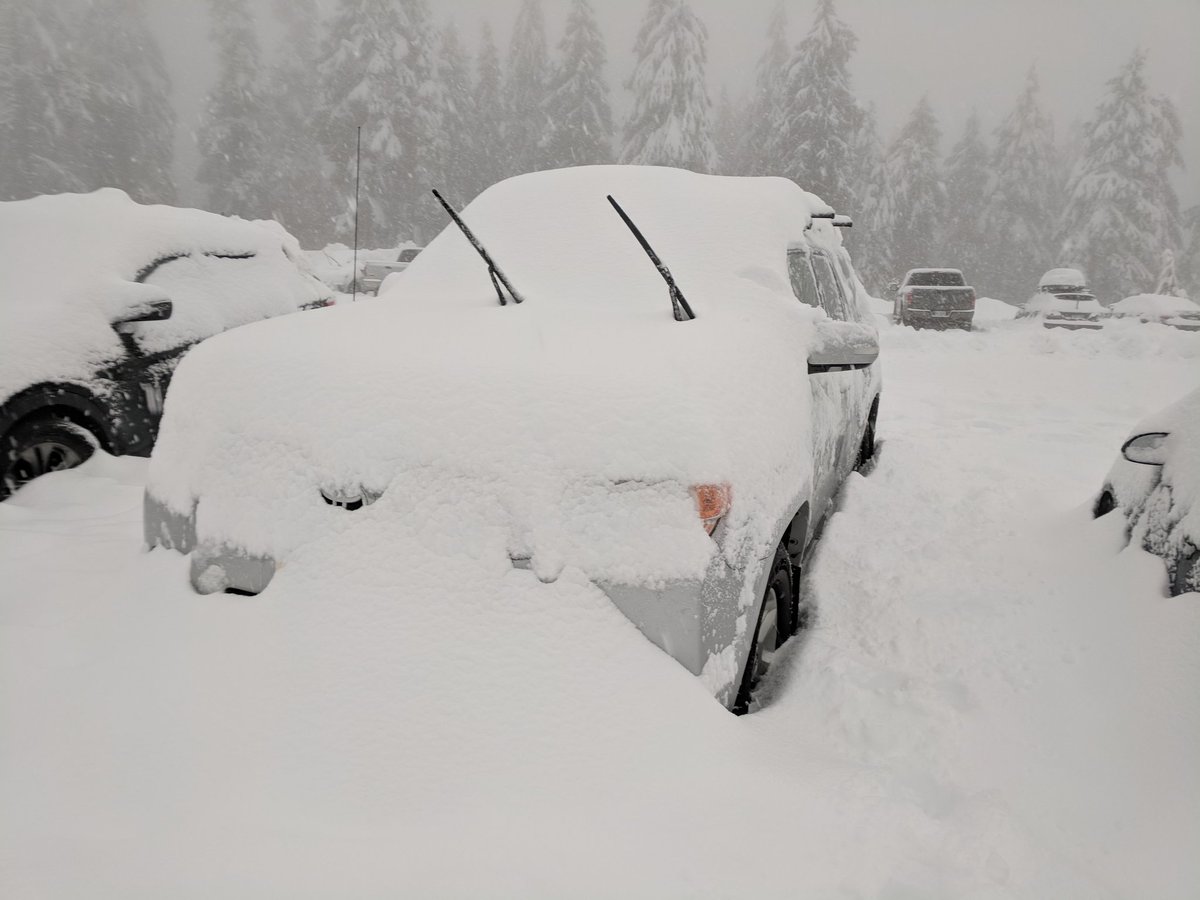 12thNewWest's tweet photo. @Mt_Seymour we have quite a few cars parked at CBC lot leaving tomorrow around 11:00. Can we have the loader meet us and help dig out? https://t.co/MfkzfJk1fB