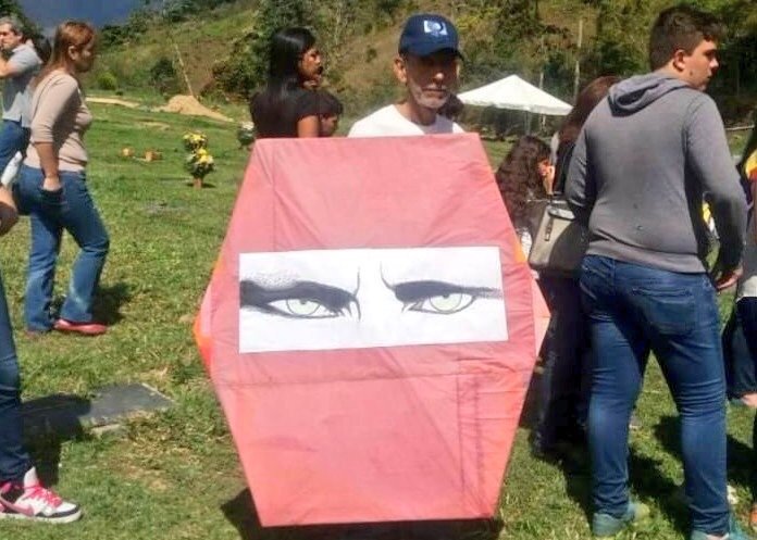 rctv's tweet photo. La de hoy del señor del papagayo. https://t.co/QknwPvW2Qw