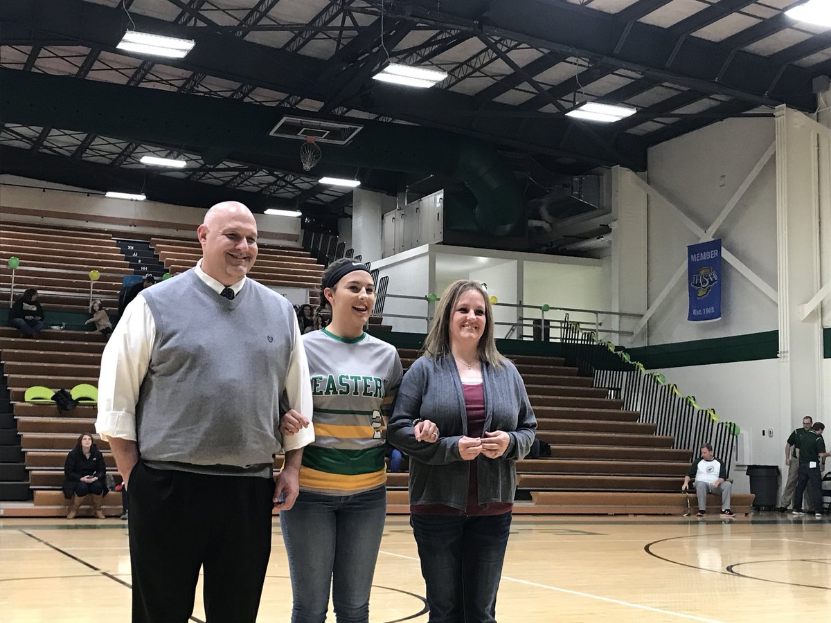 lisac0406's tweet photo. @LadyComet_Hoops Lady Comets senior night https://t.co/QbpRwDOXKT