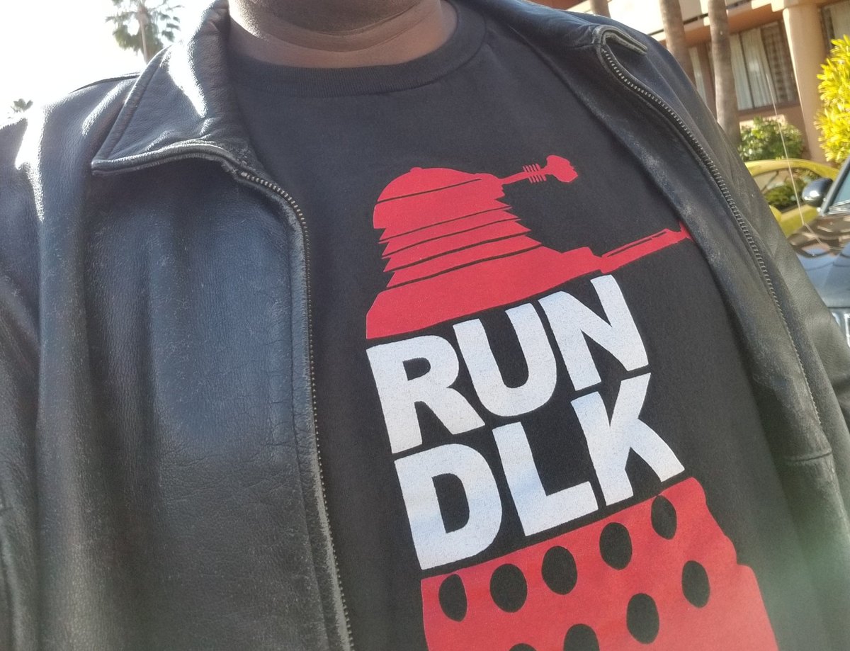 AnthonyGadgetX's tweet photo. Full-grown nerd things #CondorCon https://t.co/xPGPvYogUj