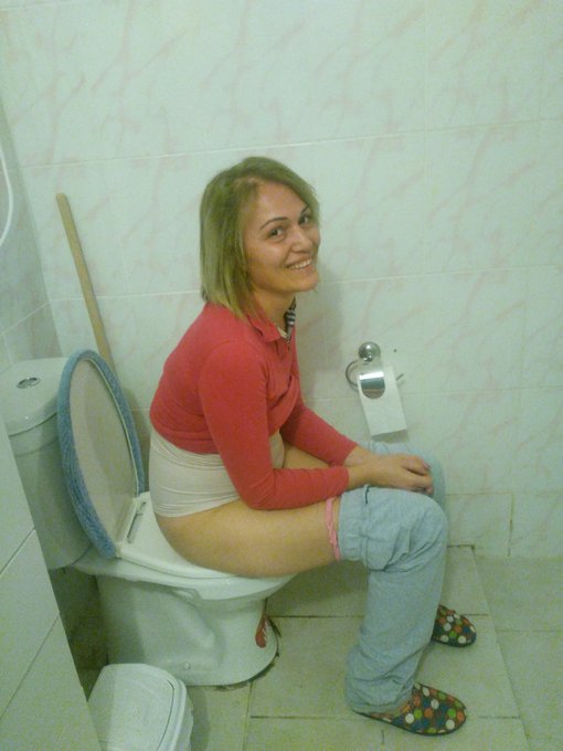 mertmer36666359's tweet photo. #gavat takipçimizin karısı.Nasıl sikerdiniz diye soruyor. #godoş #gavat #sex #swinger https://t.co/ISlZu9LbTl