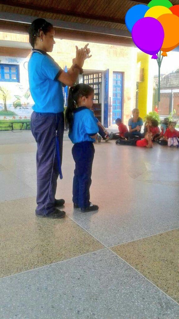 adi_f16's tweet photo. Baile, dramatizaciones, poesia de los niños y niñas para todas las maestras del Preescolar Miguel Ache.G #maestrasdecorazon ❤ @alc_valencia @Diosa1Escalona @Alemarvez10 https://t.co/wI5jFGnQMQ