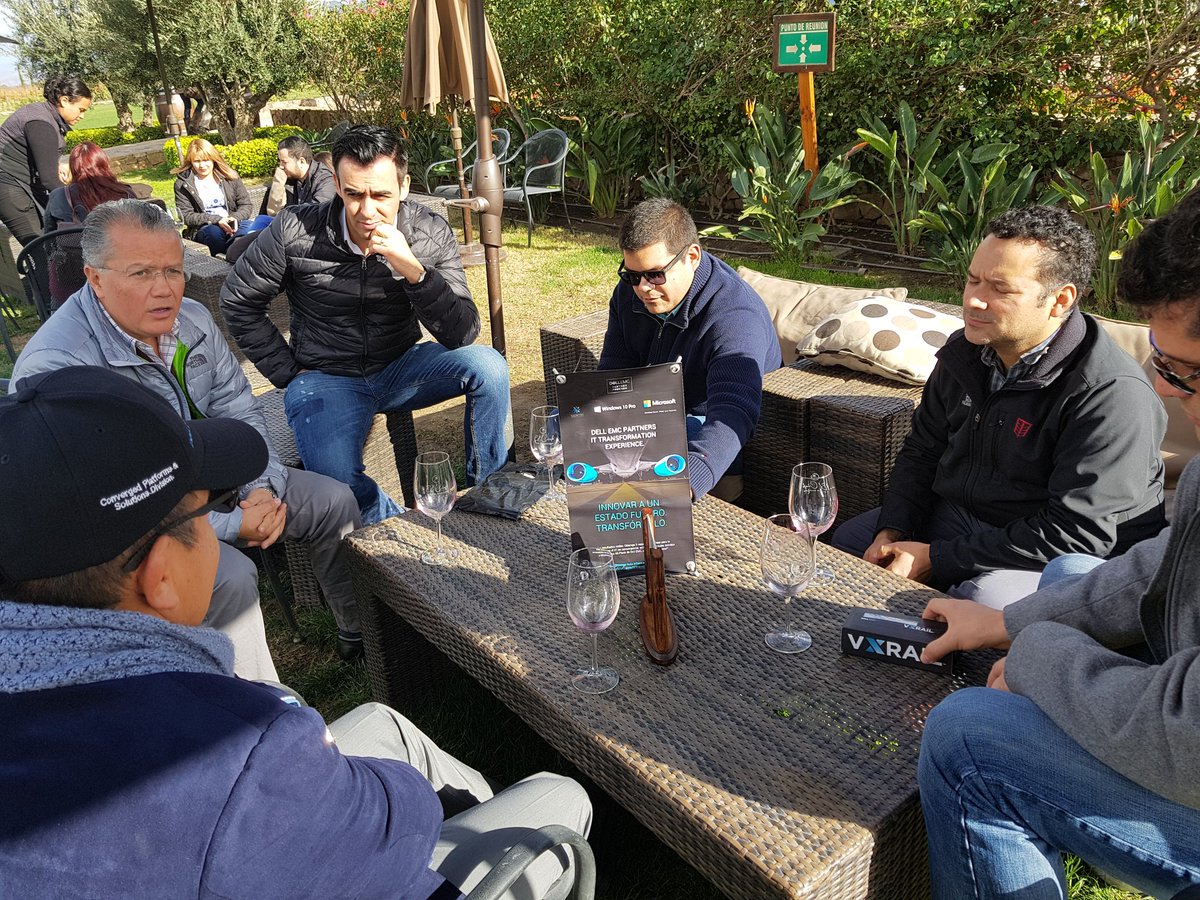 ejmontest's tweet photo. @DellEMC_CI experts on duty @leon_taiman @rpcalzada66 on Business Breakouts with @DellEMCPartners #RealizeTogether @VinosElCielo @DellEMCMX @JarElectronica @Sertei_mx @AISScontacto #VTS https://t.co/dmsa5dPadZ