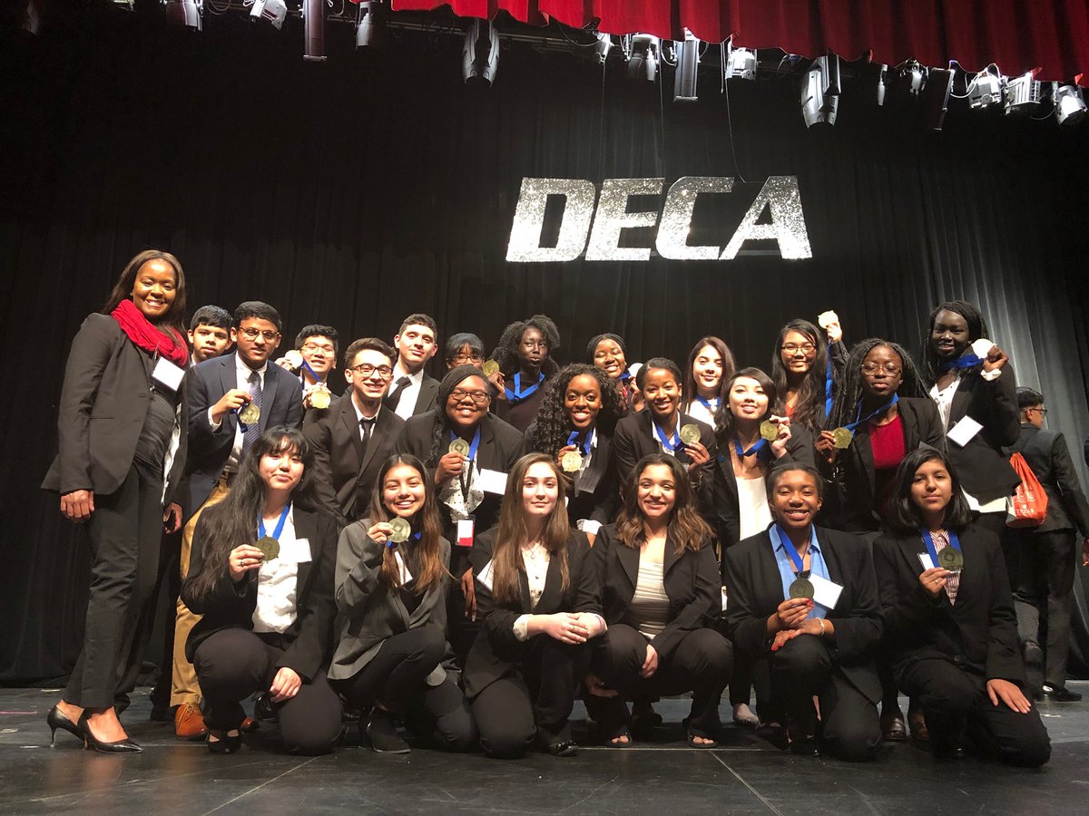 SGP_DECA's tweet photo. Extremely proud of everyone today! We qualified 17 out of 21 for STATE! Congratulations to everyone!! #weareDECA #weareSGP #District11CDC https://t.co/R4nUJk4ujJ