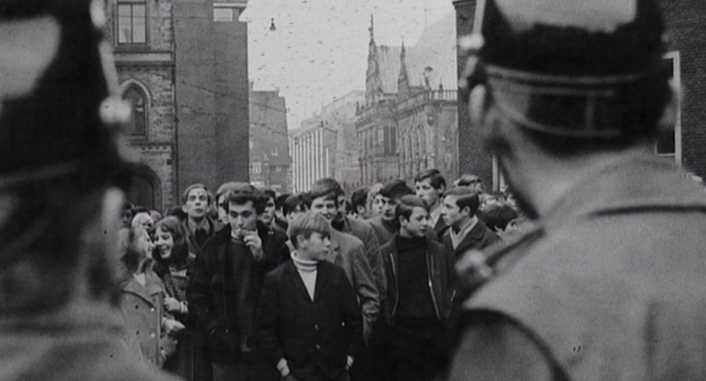BremenHistory's tweet photo. Vor 50 Jahren: Im Januar 1968 sorgten die Bremer #Straßenbahnunruhen bundesweit für Schlagzeilen. https://t.co/Nc0BWZ9w57 https://t.co/uJnn2Mb8xE