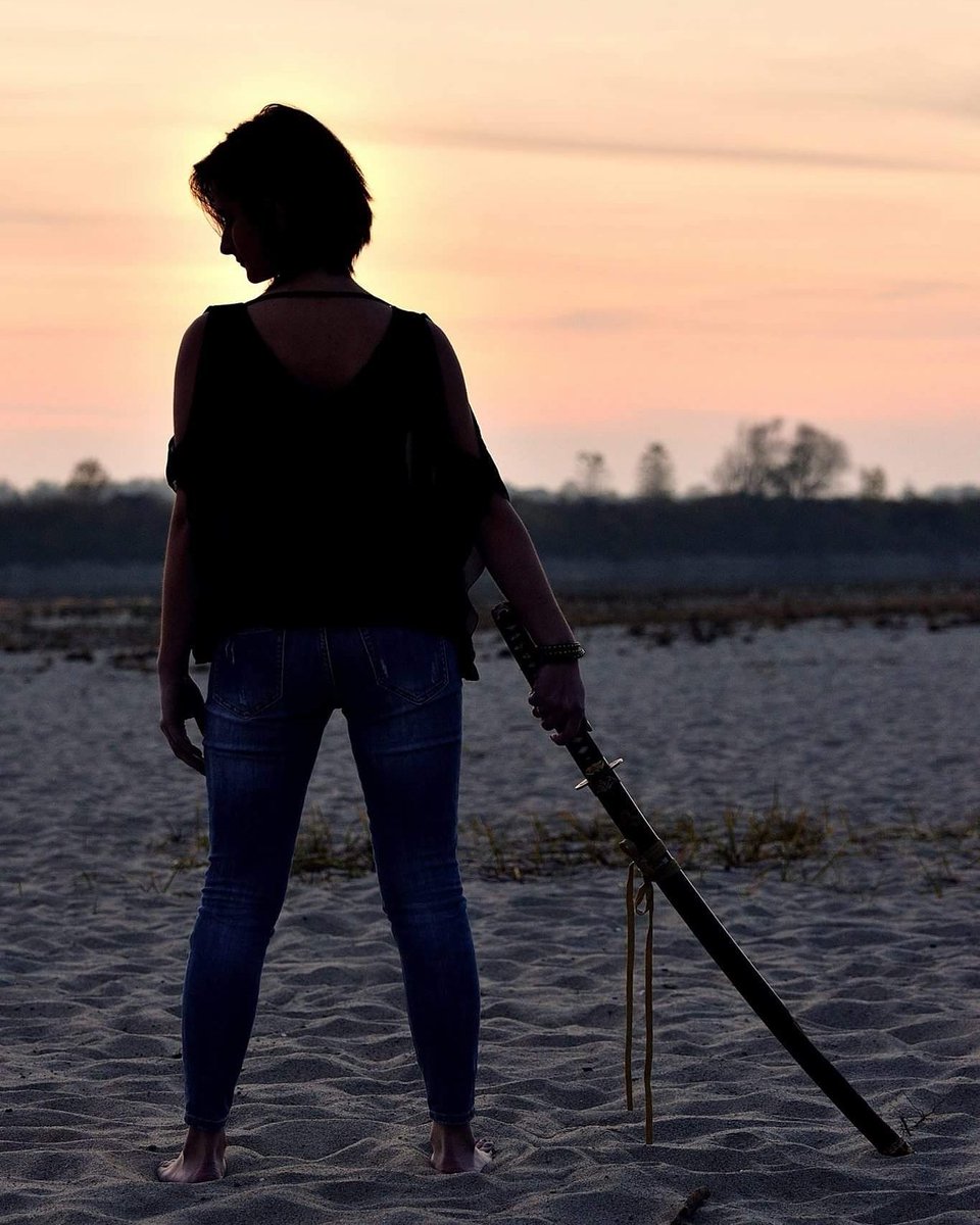 DolphinNaty's tweet photo. "What does it mean to be Samurai? To devote yourself utterly to a set of moral principles. To seek a stillness of your mind. And to master the way of the sword." #shooting #thelastsamurai https://t.co/ONsRgr6qBm