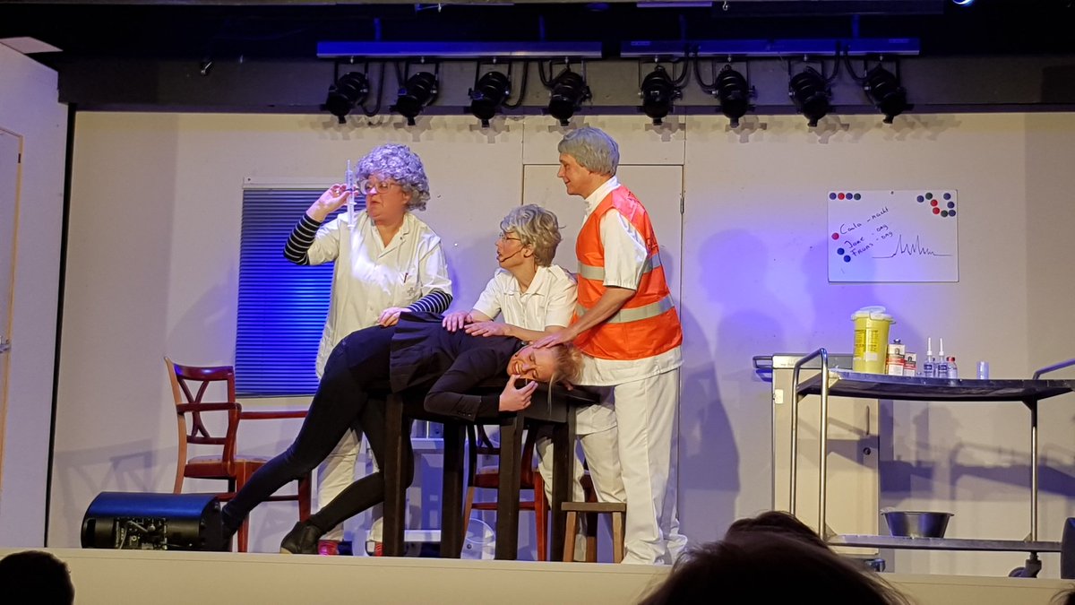 AndriesHeidema's tweet photo. ZEUM! Geweldige avond met #Lettelse #Revue https://t.co/HzBeFOt9xN https://t.co/m5mLO05EHd
