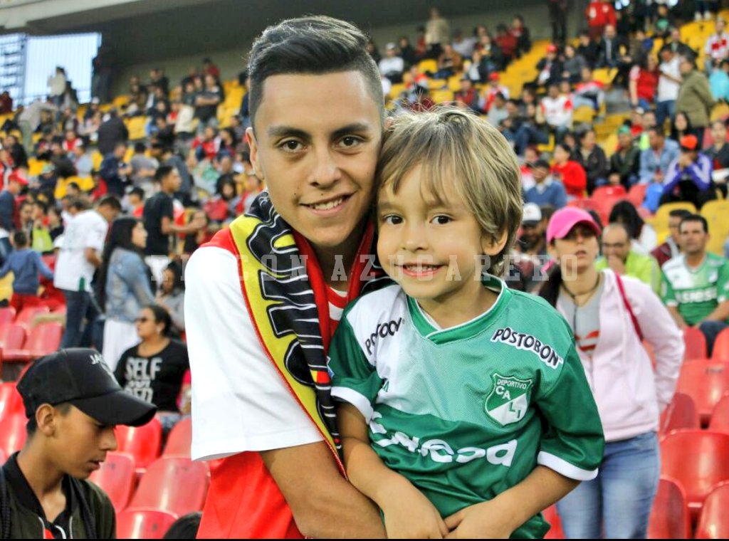 rddsportsusa's tweet photo. ¡Todos juntos al estadio! El fútbol hay que vivirlo en familia. #FútbolEnPaz 💚⚽🇳🇬 https://t.co/l1Jp8LIm5M