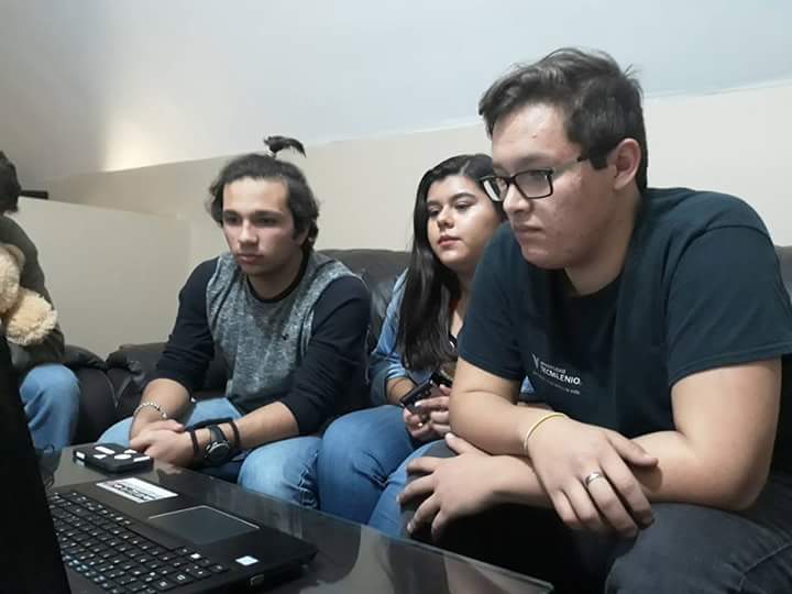 devolt_6407's tweet photo. last saturday we had the pleasure to have a video call with the team @indigoninjas we talked about our new frc robots and how we plan to compete in this season's competition!! #devoltizate #omgrobots #firstinspiresme #frcmxto #frc https://t.co/mjT1jtWpRn