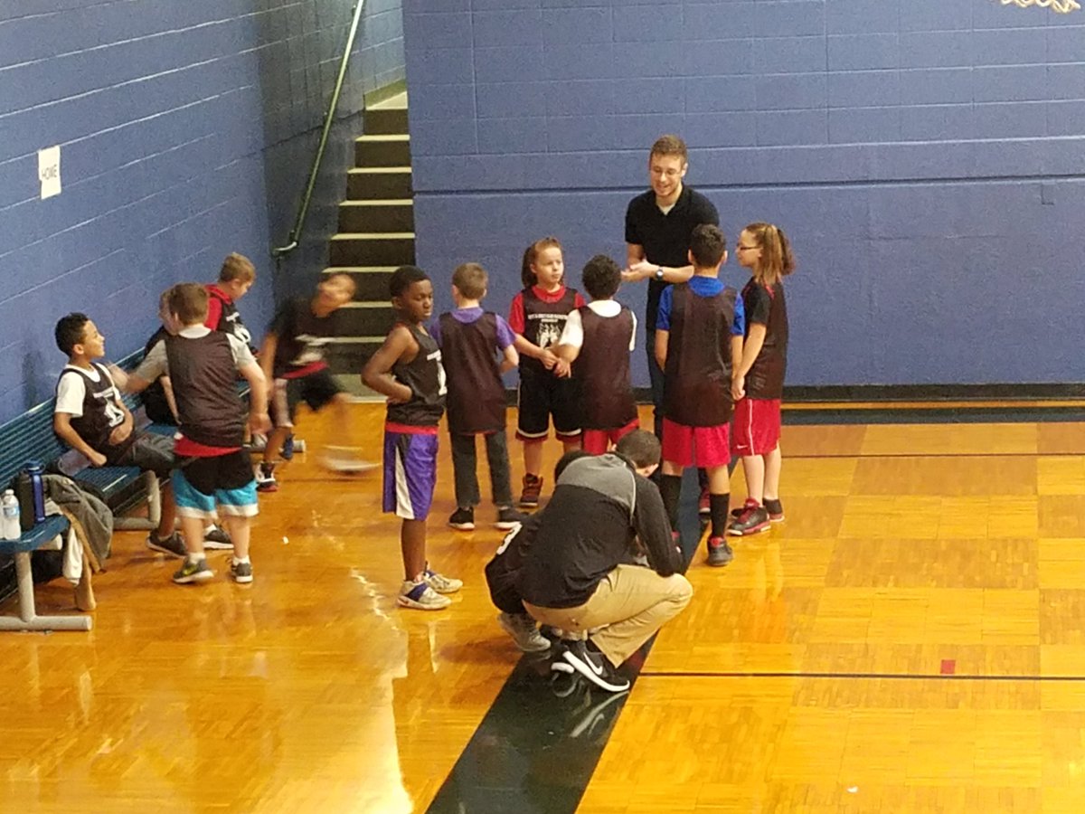MissBrock25's tweet photo. So proud of our PV kiddos. They did a great job in their basketball game today. @PViewSPS #PVK8 https://t.co/Sfh7LNAyUD
