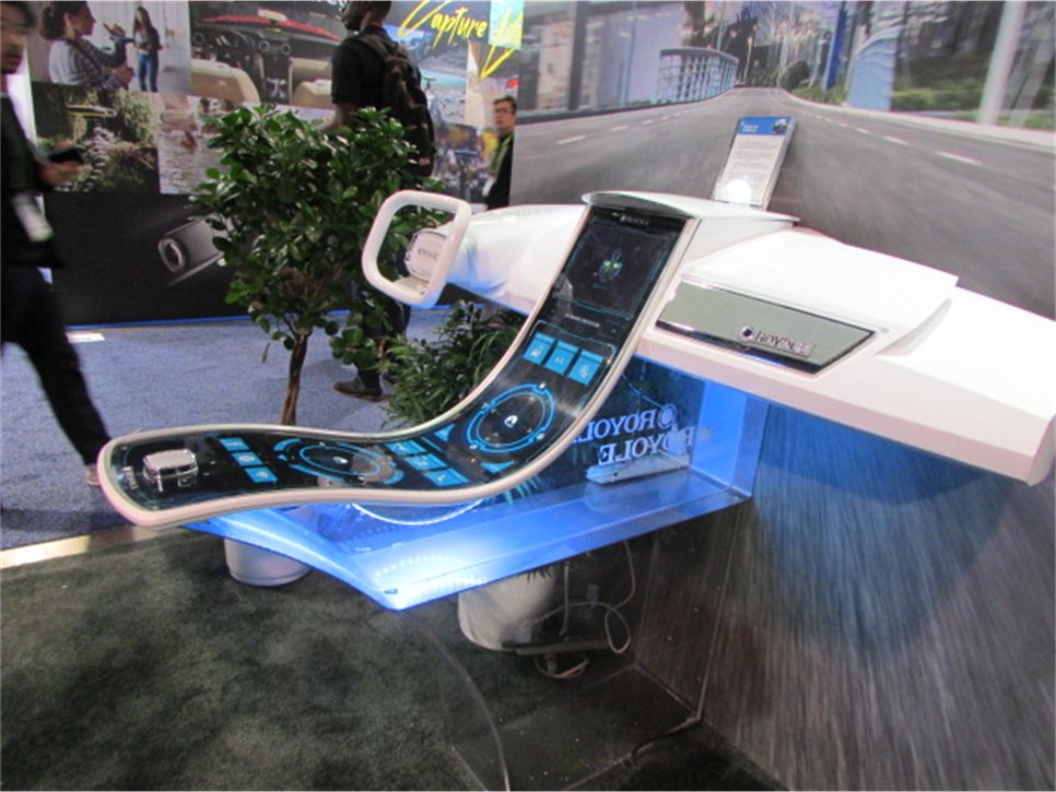 StackDesignAuto's tweet photo. Shape of things to come in #FlexibleElectronics: curvy & shape-conforming displays like those from #Royole at #CES2018. More #Automobiles will feature these!
#IDTechEx #NextFlex #PrintedElectronics #SiliconValley #CES #ConsumerElectronics #IISc #IEEE #Docdivakar #EETimes #SEMI https://t.co/jTkjdJWu6a
