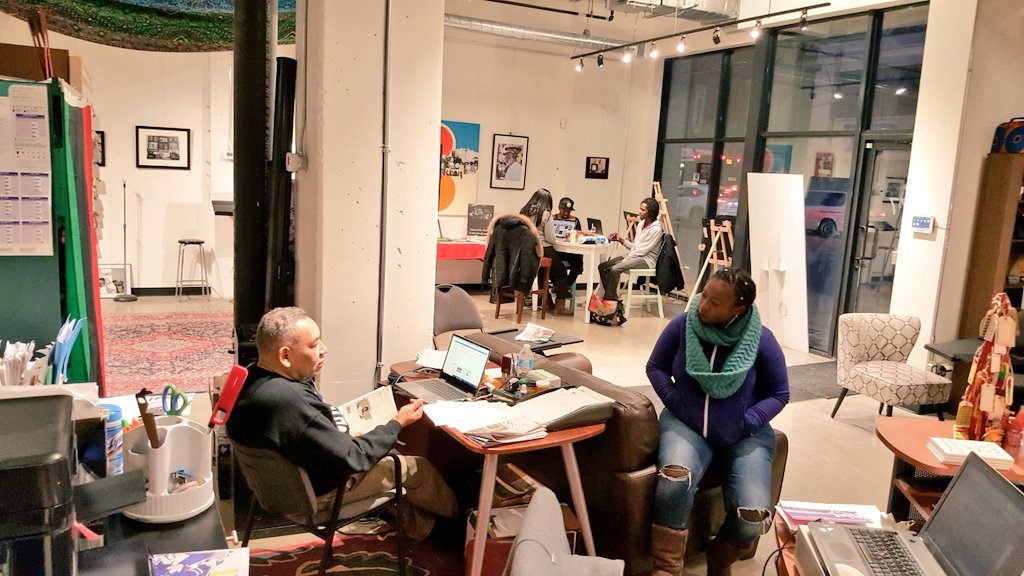 ADFRNTBooklist's tweet photo. πNOW: Nigerian-Canadian author @Atoke_ discusses w/ @miguelsanv1 possibility of holding a #booklaunch for her soon-to-be released book "An Awkward Guide to Being Nigerian." Watch for it at @ADFRNTBooklist! #essays #NigerianAuthors #immigrantexperience #DiverseCanLitπ³π¬π¨π¦π https://t.co/QtreG6dElr
