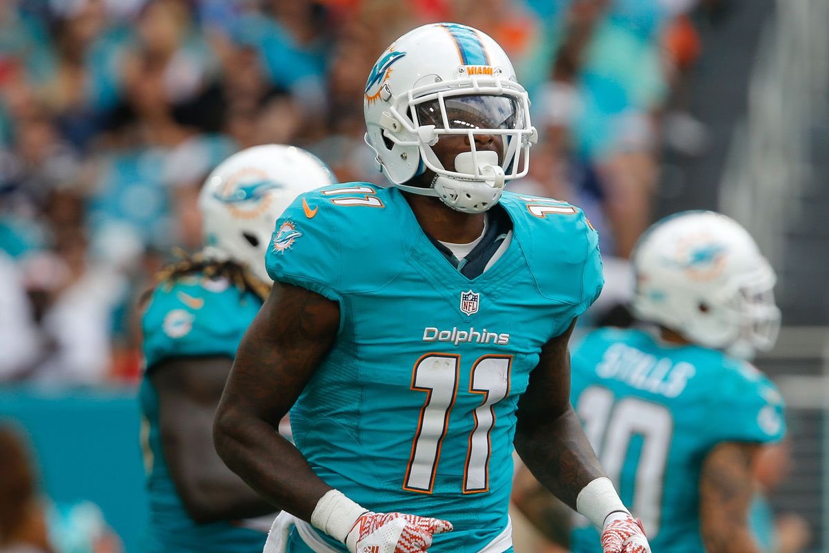 2dayOnX's tweet image. Today we honor one of the greatest WR’s to ever lace ‘em up in the Ville.

From Ballard to Louisville, then on to the Miami Dolphins in the NFL. He takes talent and success with him wherever he goes. 👀🔥🏈

Happy birthday @DeVanteParker11 !!

#CardNation has your back! #L1C4